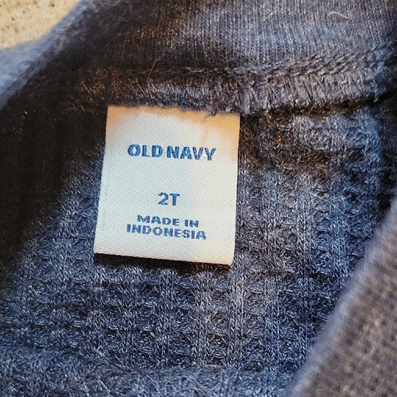 Old Navy Navy Blue Waffle Knit Sweater Size 2T - Picture 2 of 6